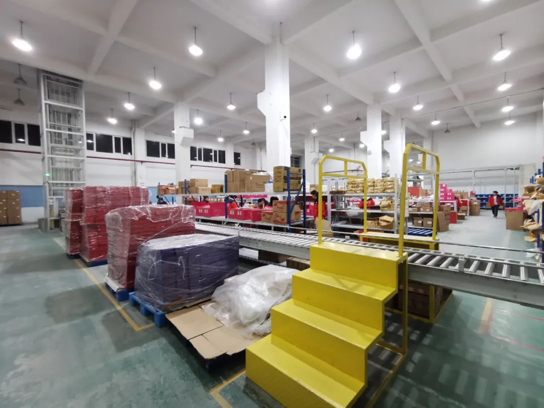 項(xiàng)目新聞 | 寶開集成·零食品牌愛哆哆自動(dòng)化系統(tǒng)搬倉完成！