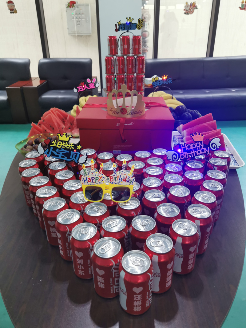 八月集體生日會 | 與久違的祝?；馃嵯嘧?  src="/uploads/allimg/210903/1-210Z3141P55H.jpg" /></p>
<p><img alt=