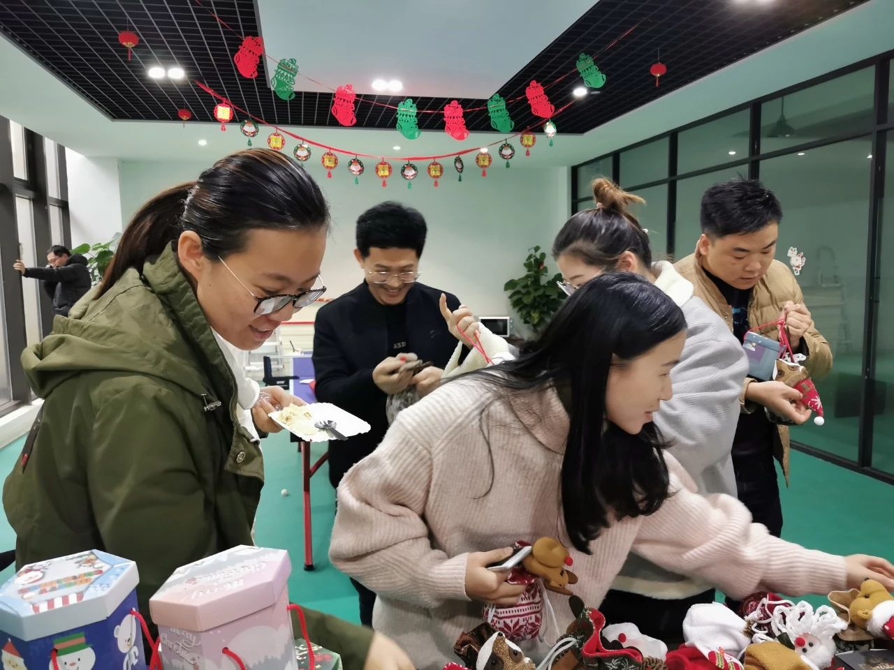 圣誕主題生日趴 | 濃情暖意平安夜，誕愿有你共前行