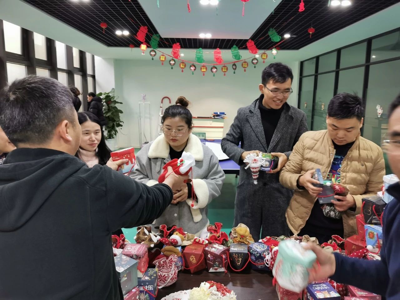 圣誕主題生日趴 | 濃情暖意平安夜，誕愿有你共前行