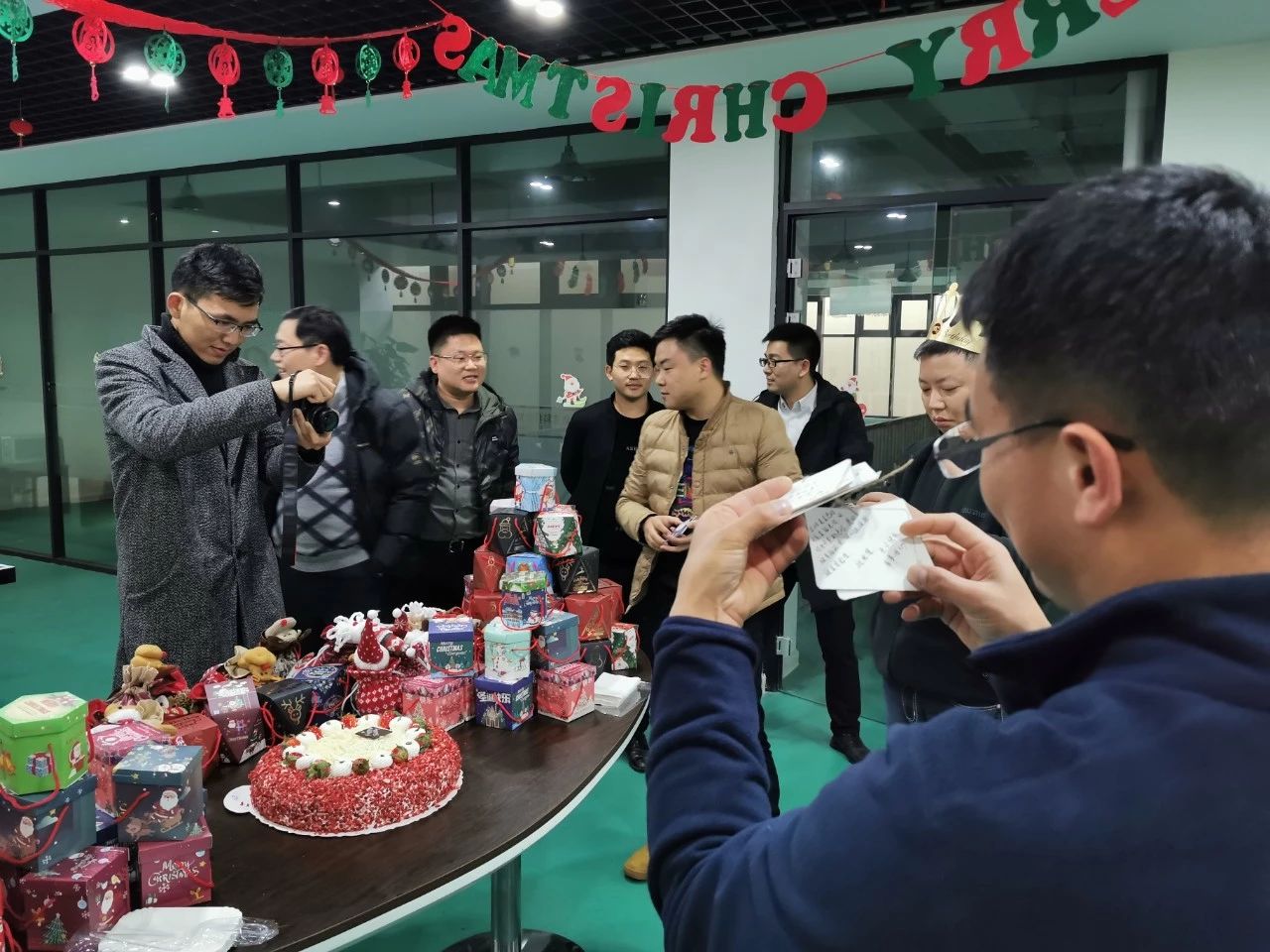 圣誕主題生日趴 | 濃情暖意平安夜，誕愿有你共前行