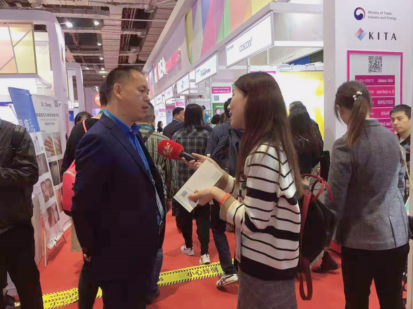 ＂合作、創(chuàng)新、共享＂話進博一一寶開董事長邢志文參觀進博并接受SMG記者采訪