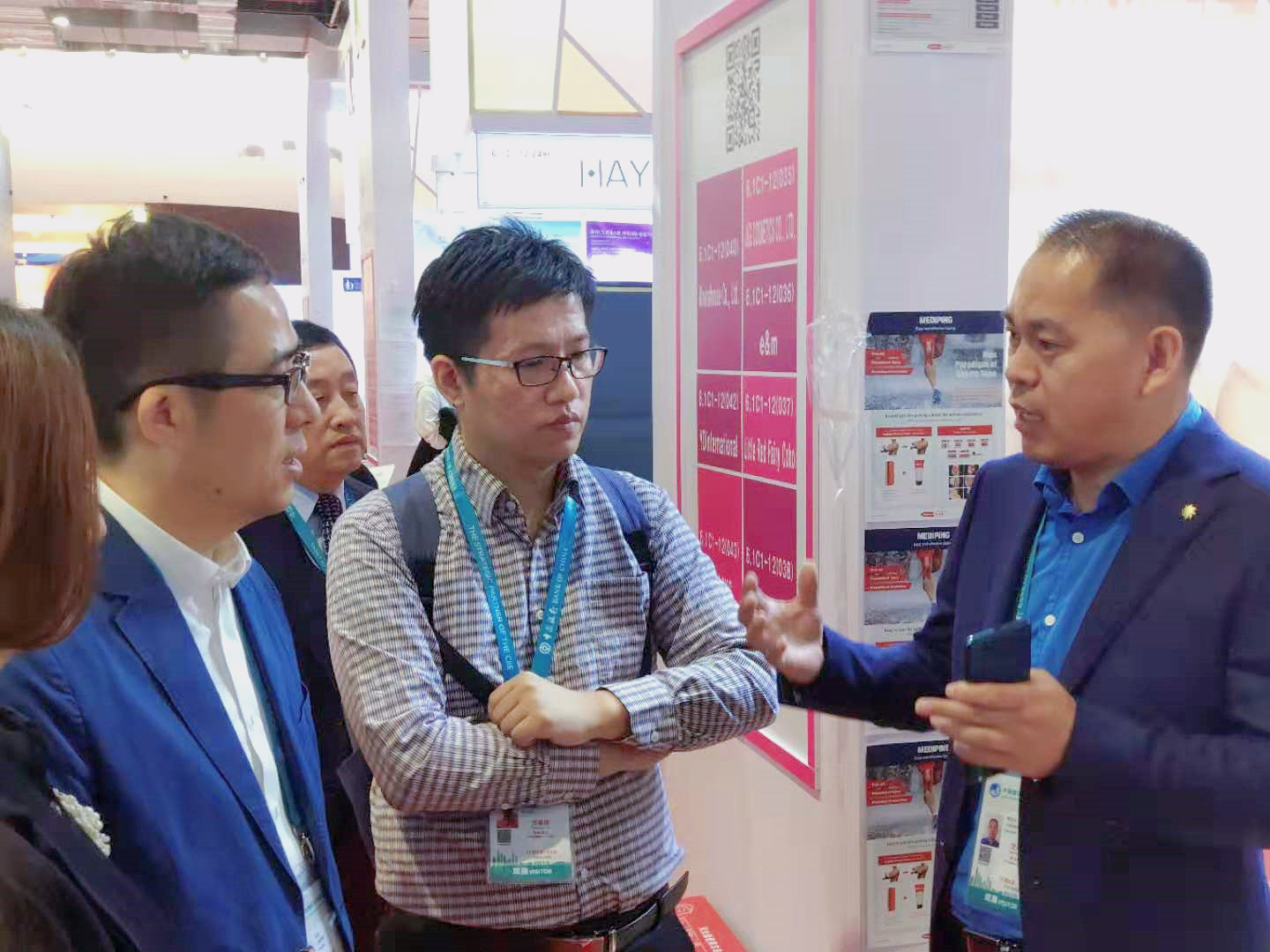 ＂合作、創(chuàng)新、共享＂話進博一一寶開董事長邢志文參觀進博并接受SMG記者采訪