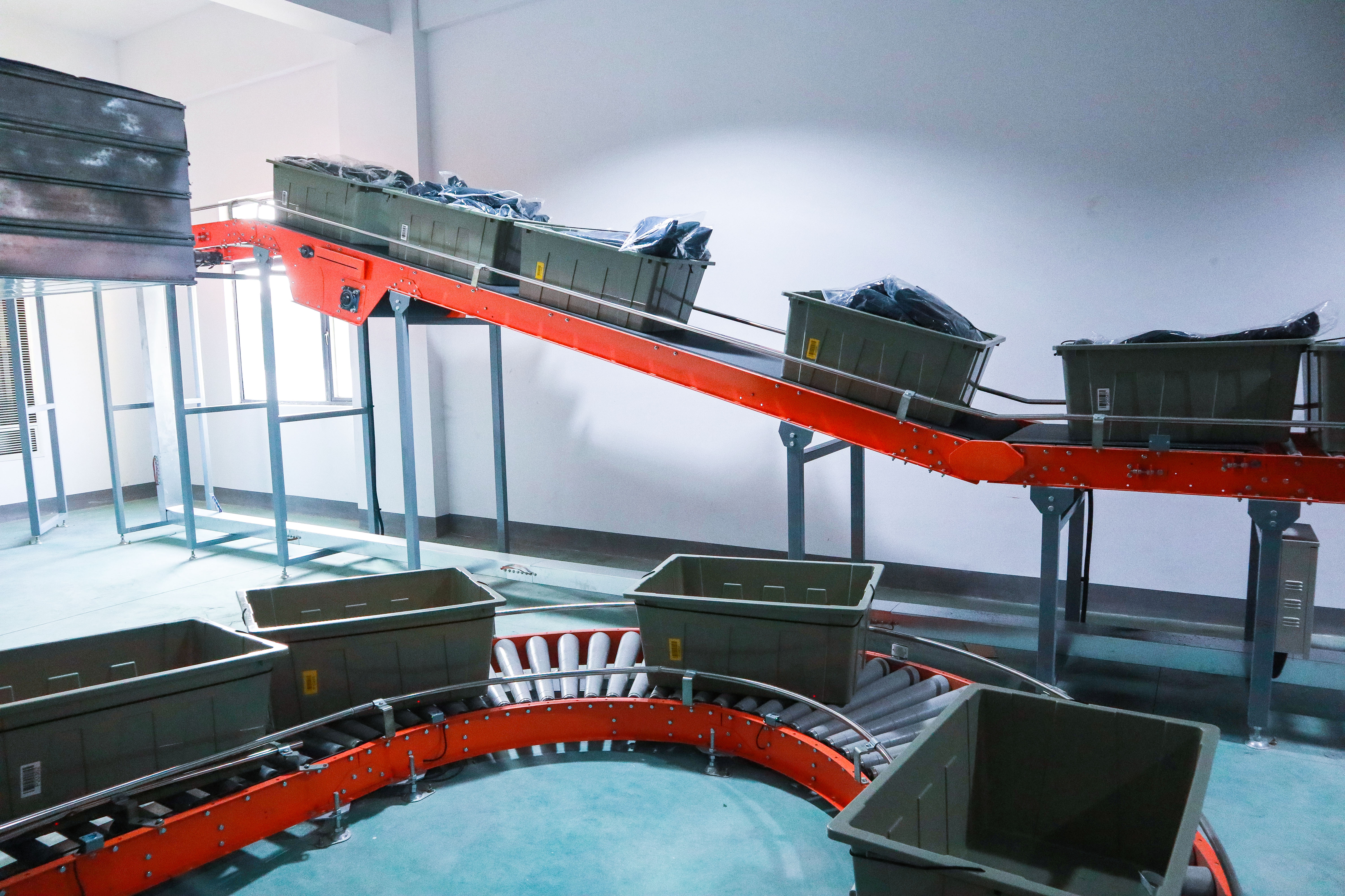 案例新聞 | 官宣！雅鹿物流中心自動化揀選輸送項目完工驗收！