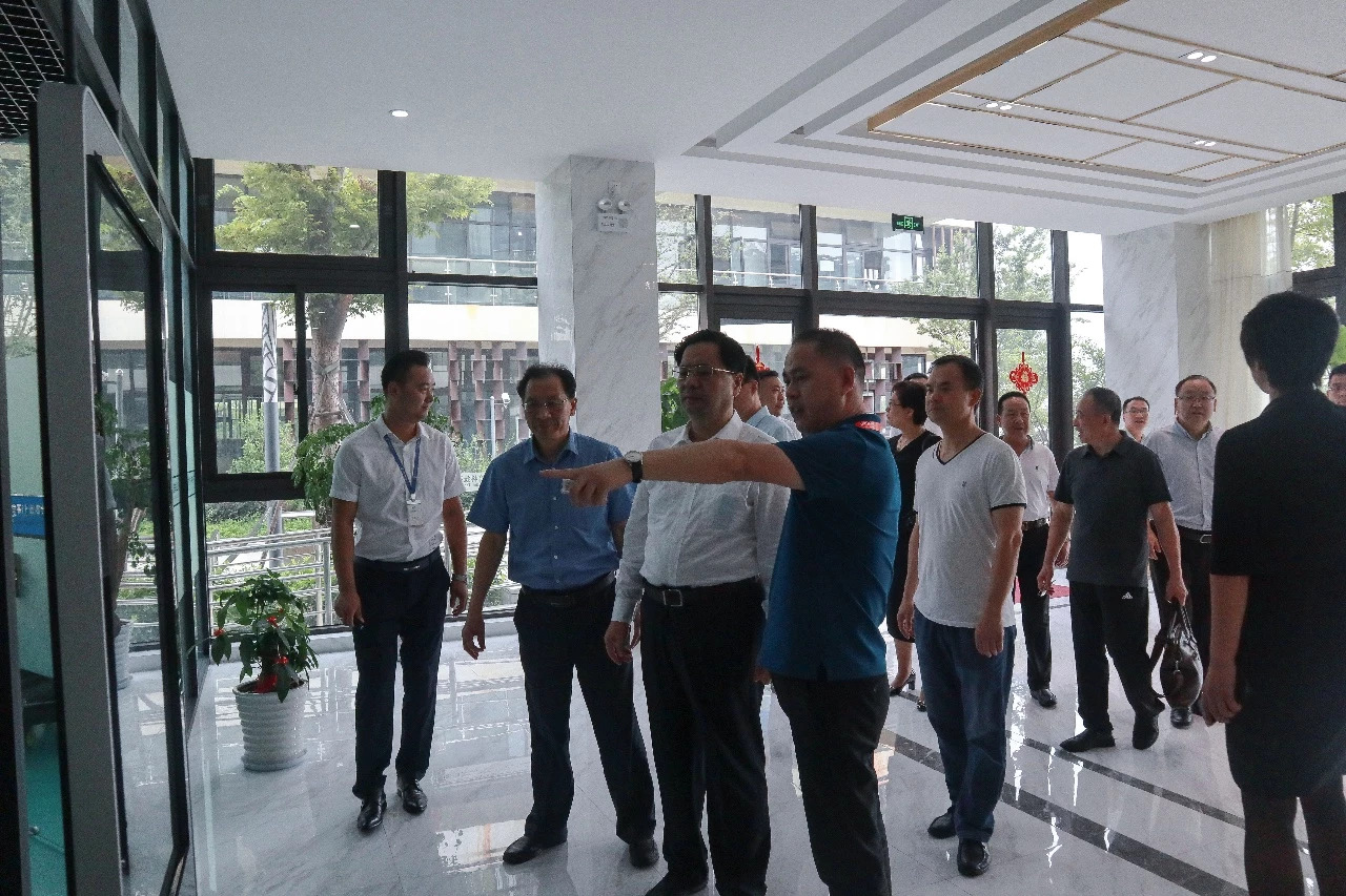 快訊 | 河北省工信廳、石家莊市委市政府領(lǐng)導(dǎo)蒞臨寶開智能參觀考察