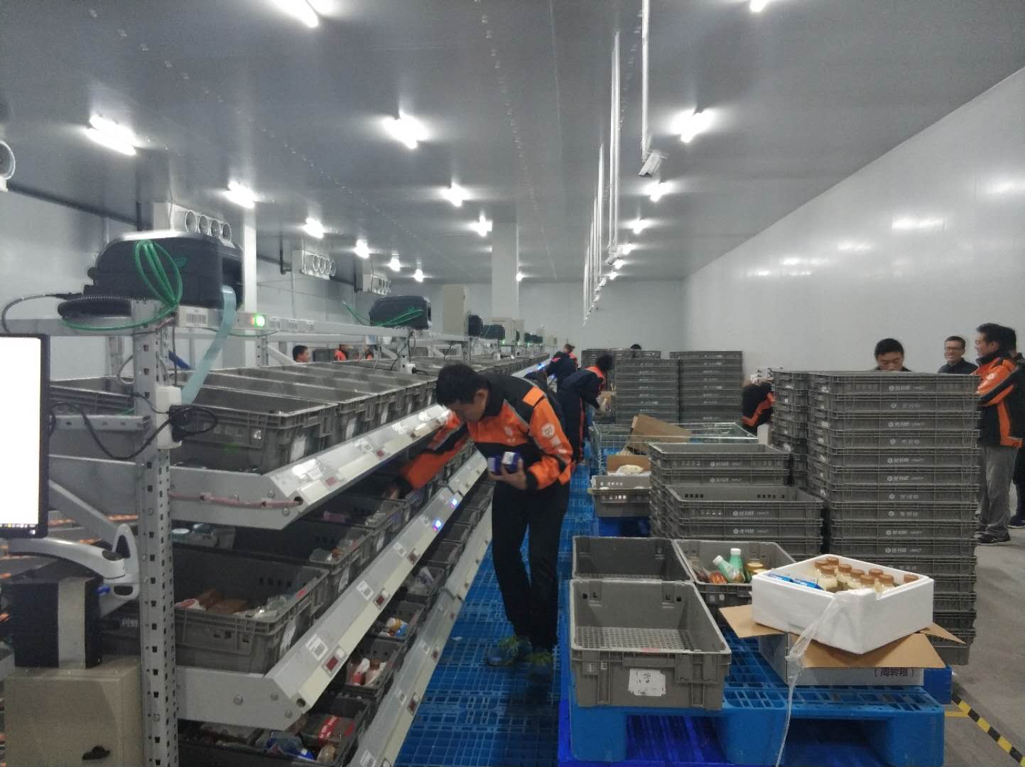 現(xiàn)場(chǎng)報(bào)道 | 便利蜂北京倉(cāng)常溫庫(kù)、冷藏庫(kù)項(xiàng)目完美收官