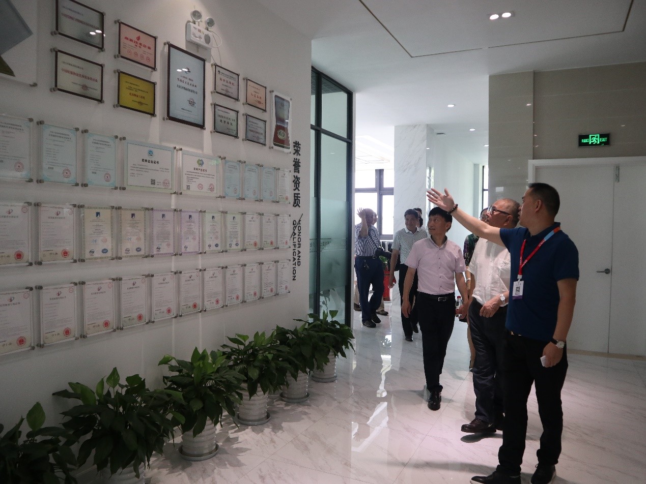 新聞 | 無錫市原政協(xié)領(lǐng)導(dǎo)、吳涇鎮(zhèn)黨委領(lǐng)導(dǎo)一行蒞臨寶開參觀考察