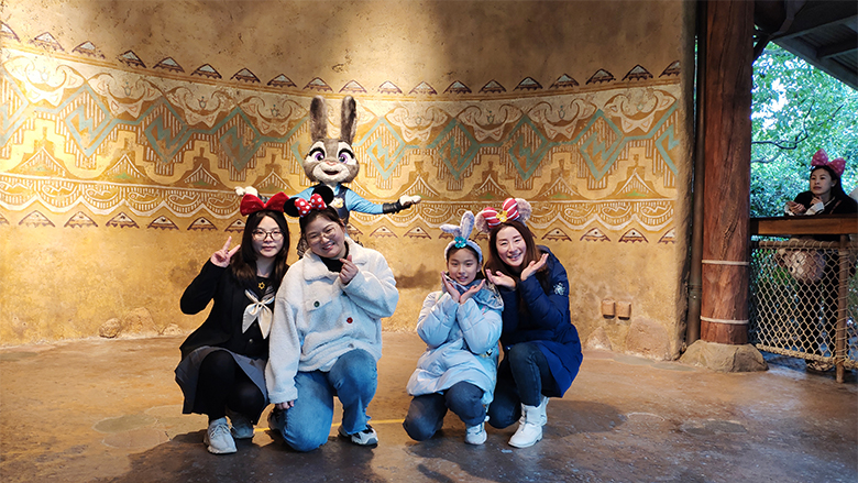 Happy Women’s Day | 歡度三八節(jié)，我們相約上海迪士尼樂園