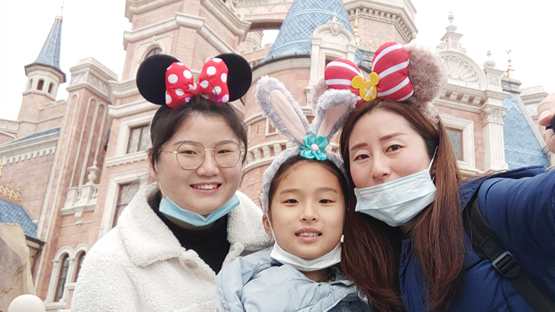 Happy Women’s Day | 歡度三八節(jié)，我們相約上海迪士尼樂園