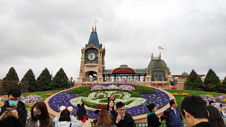 Happy Women’s Day | 歡度三八節(jié)，我們相約上海迪士尼樂園