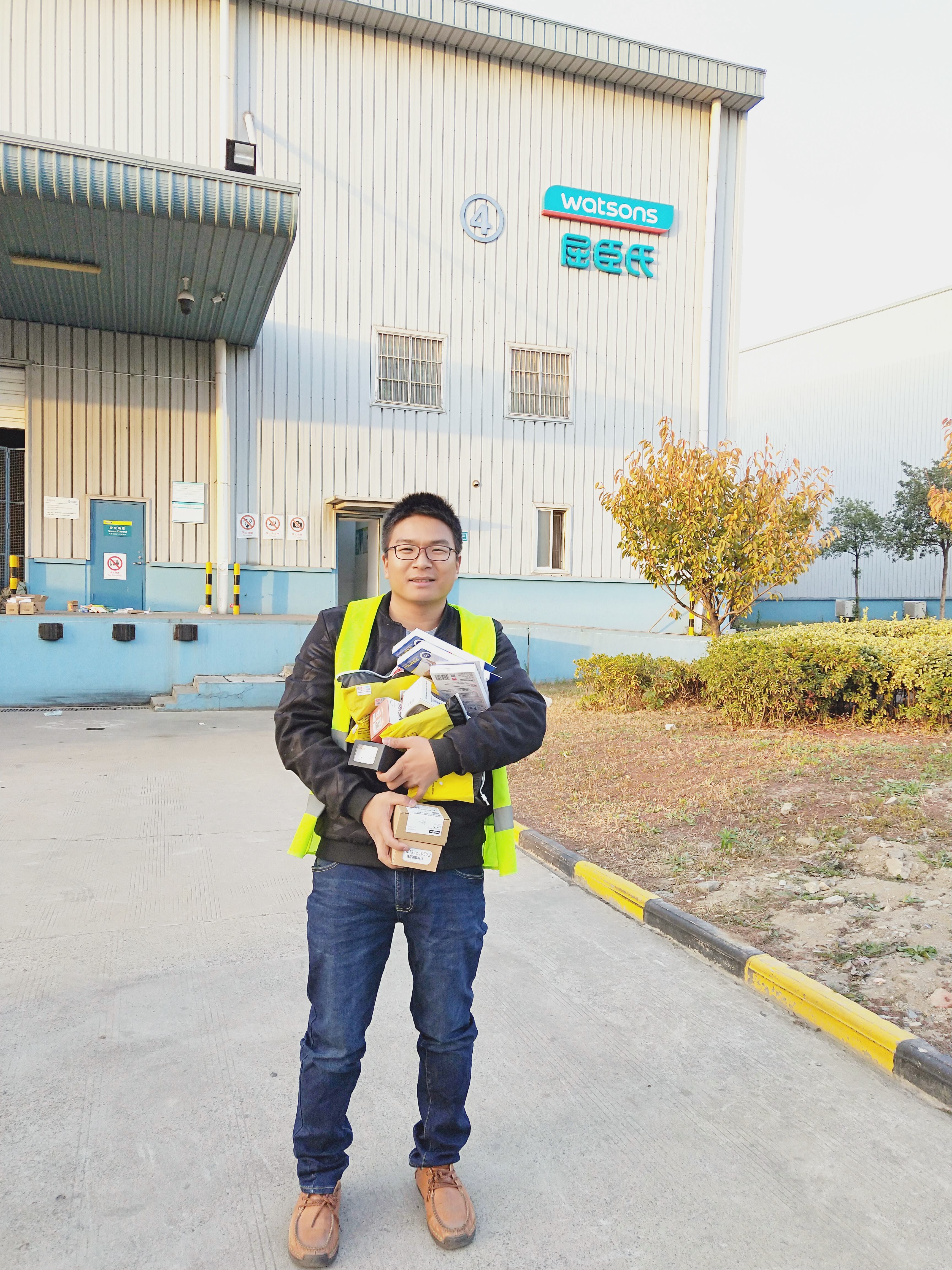 11月中旬，寶開工會(huì)組織開展“走一線、送溫暖”關(guān)愛員工暖冬行動(dòng)。