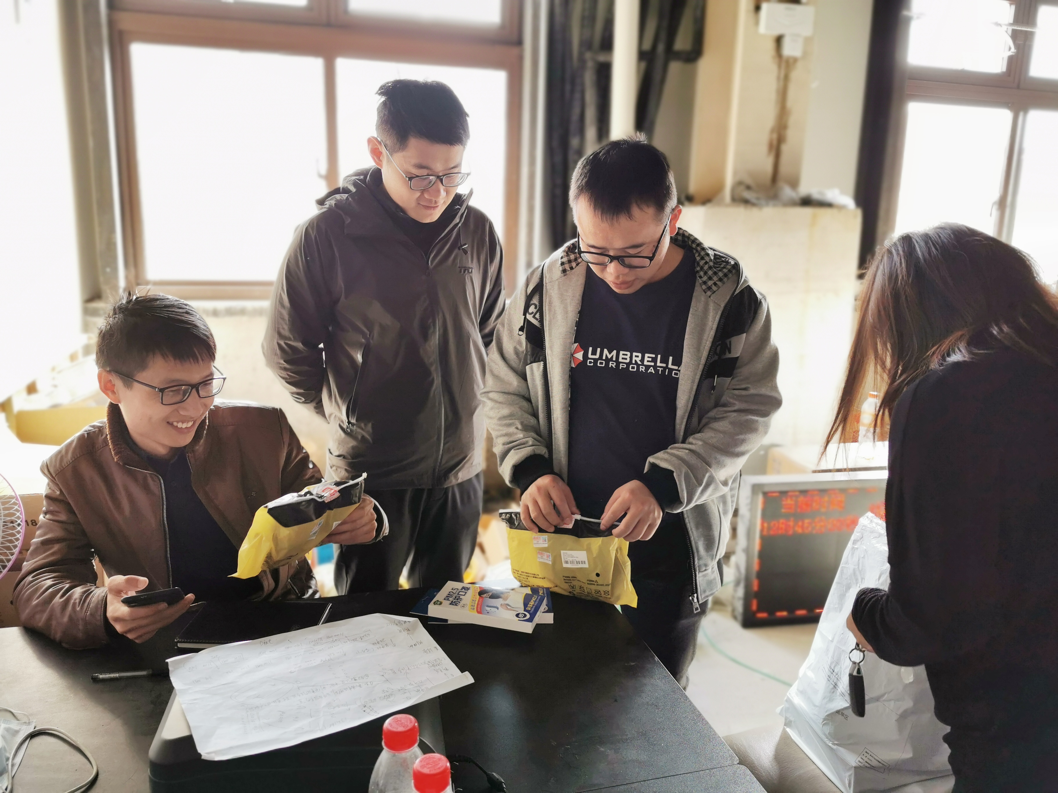 11月中旬，寶開工會(huì)組織開展“走一線、送溫暖”關(guān)愛員工暖冬行動(dòng)。