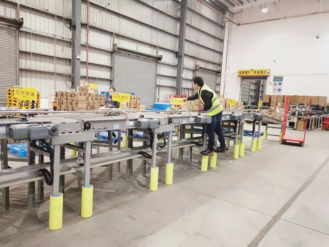 11月中旬，寶開工會(huì)組織開展“走一線、送溫暖”關(guān)愛員工暖冬行動(dòng)。