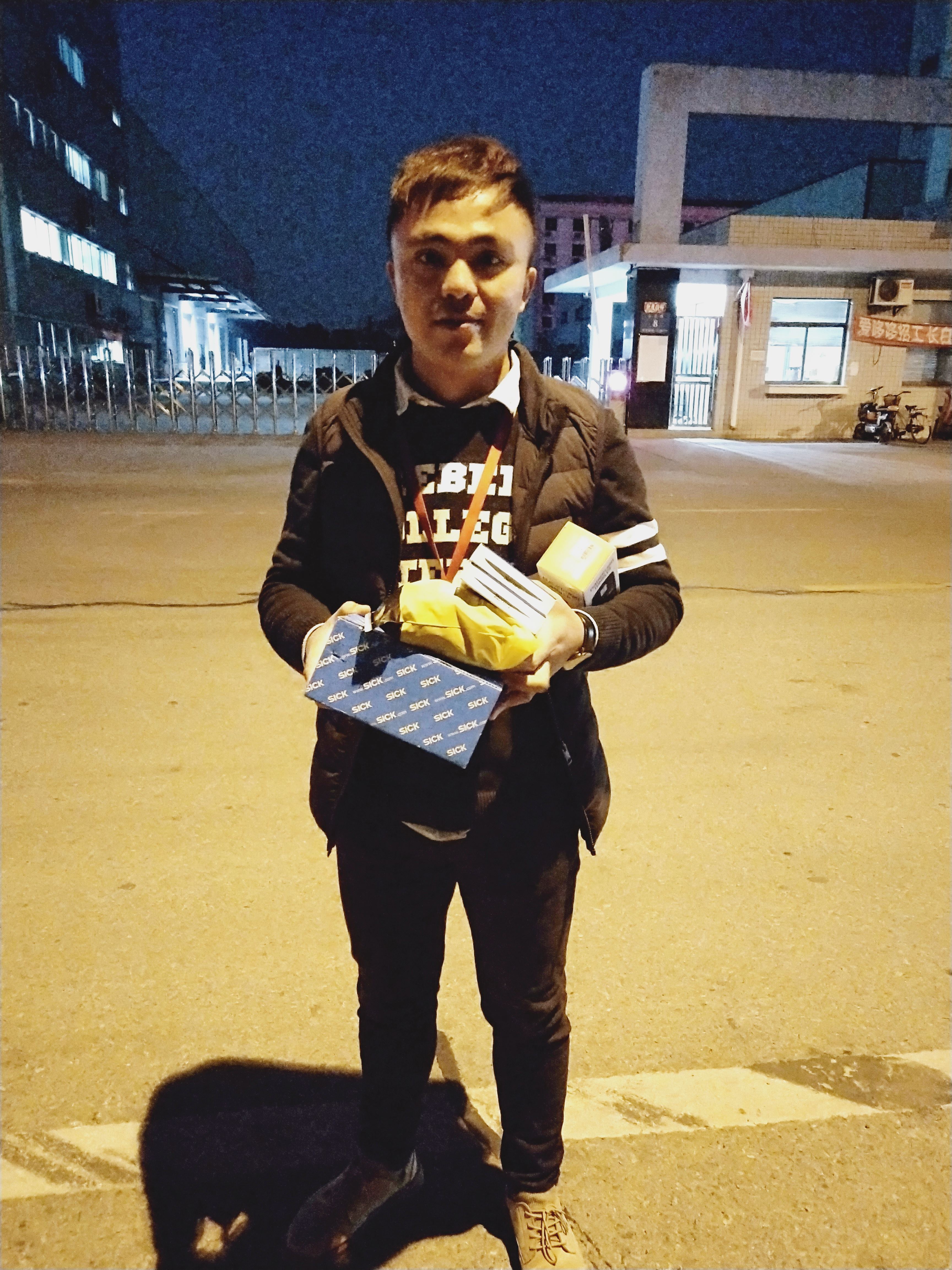 11月中旬，寶開工會(huì)組織開展“走一線、送溫暖”關(guān)愛員工暖冬行動(dòng)。