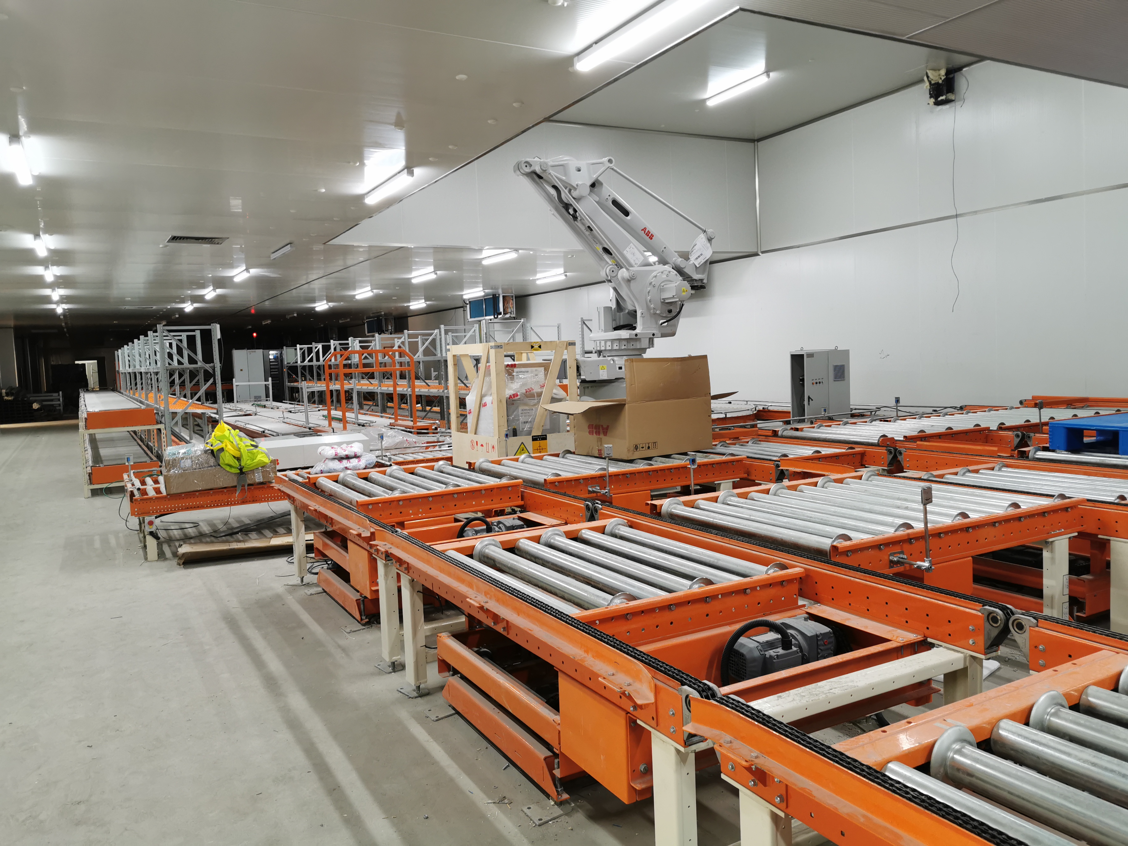 11月中旬，寶開工會(huì)組織開展“走一線、送溫暖”關(guān)愛員工暖冬行動(dòng)。