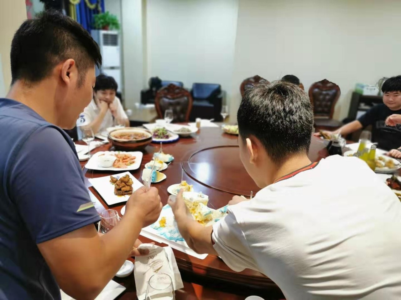 夏送清涼，集體慶生，慰問一線 | 致我們的一線伙伴：辛苦了！