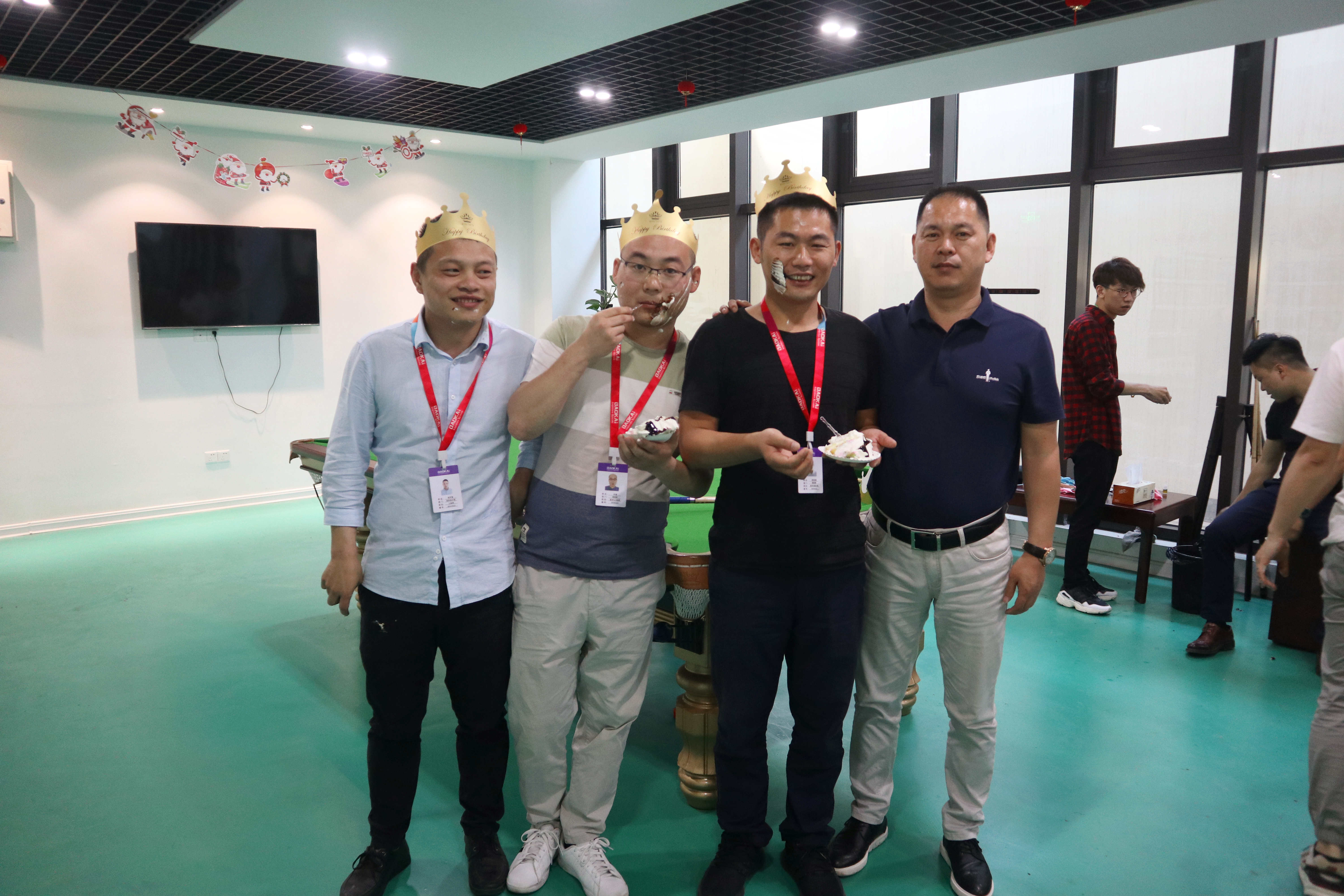 員工集體生日會 | 繽紛五月，把美好的祝福送給你