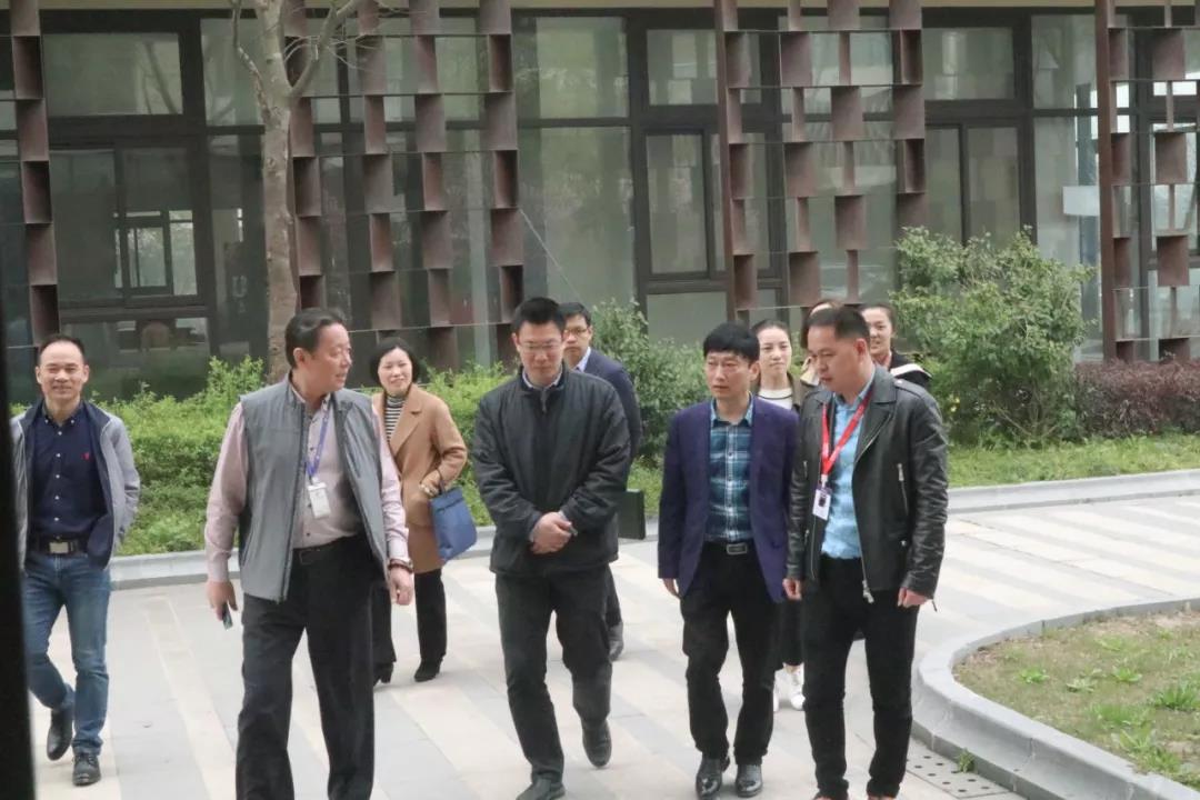 簡(jiǎn)訊 | 黨建引領(lǐng)，助力企業(yè)發(fā)展！上海市委黨校領(lǐng)導(dǎo)一行蒞臨寶開(kāi)考察調(diào)研！